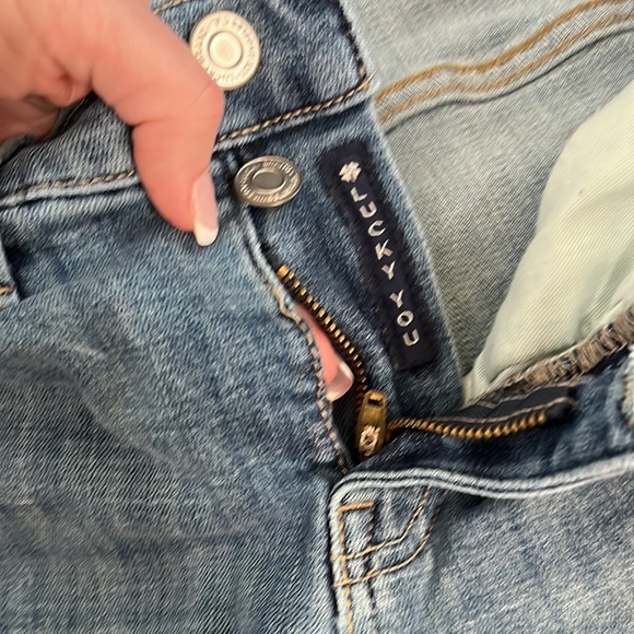 Women’s Lucky Brand Jeans - Picture 4 of 5